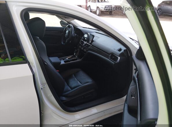 1HGCV1F40NA028897 2022 HONDA ACCORD White Vista interior delantera