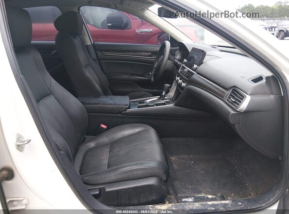 1HGCV1F48JA013543 2018 HONDA ACCORD White Widok wnętrza z przodu