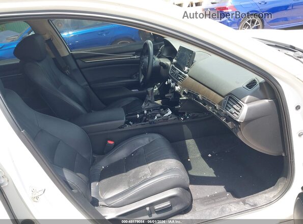 1HGCV1F59JA161208 2018 HONDA ACCORD Белый Вид салона спереди