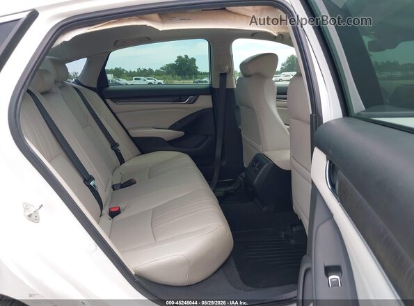 1HGCV1F5XJA062087 2018 HONDA ACCORD White VIN კოდის სტიკერის ხედი