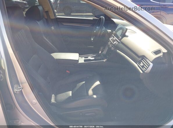 1HGCV1F92JA217654 2018 HONDA ACCORD Silver Սալոնի դիմացի տեսք