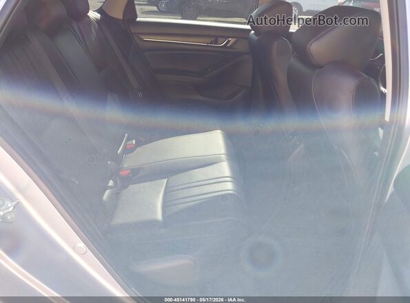 1HGCV1F92JA217654 2018 HONDA ACCORD Silver VIN կոդի պիտակի տեսք