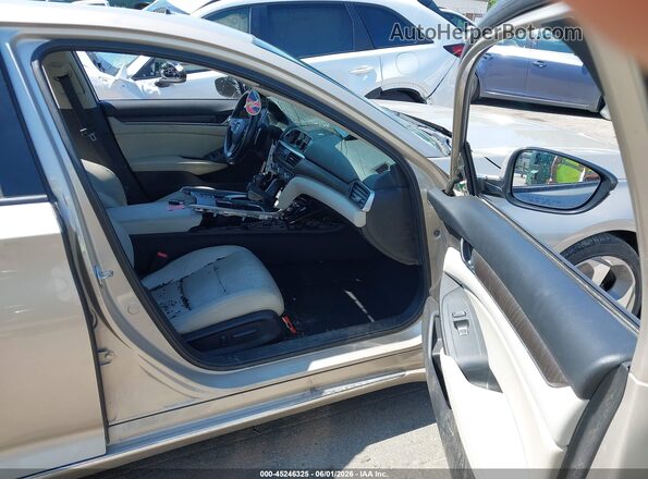 1HGCV1F95JA077972 2018 HONDA ACCORD Бежевый Вид салона спереди