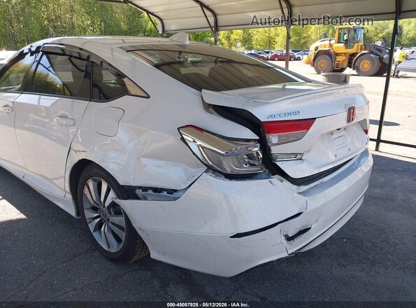 1HGCV2F30JA045772 2018 HONDA ACCORD White Front view