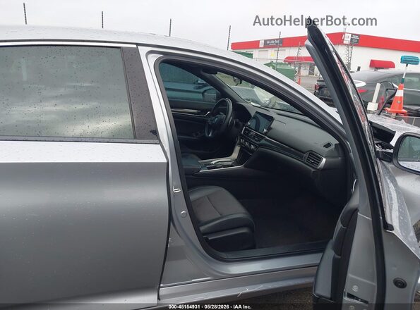 1HGCV2F38JA025656 2018 HONDA ACCORD Silver Widok wnętrza z przodu