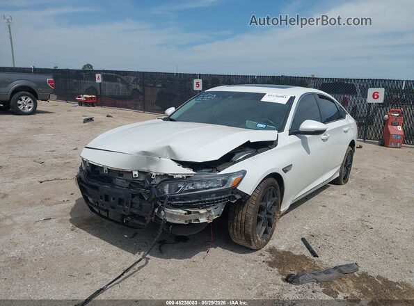 1HGCV2F59JA033153 2018 HONDA ACCORD Белый Передняя левая четверть