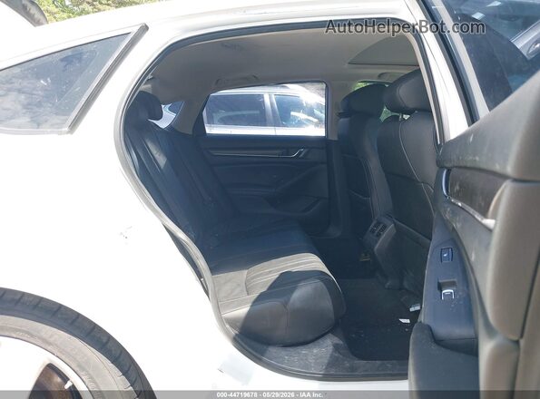 1HGCV2F90KA017105 2019 HONDA ACCORD White VIN կոդի պիտակի տեսք