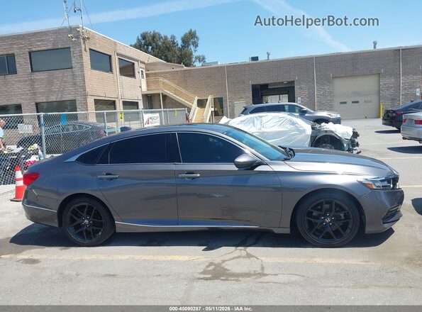 1HGCV2F93JA024810 2018 HONDA ACCORD Gray Vista interior trasera