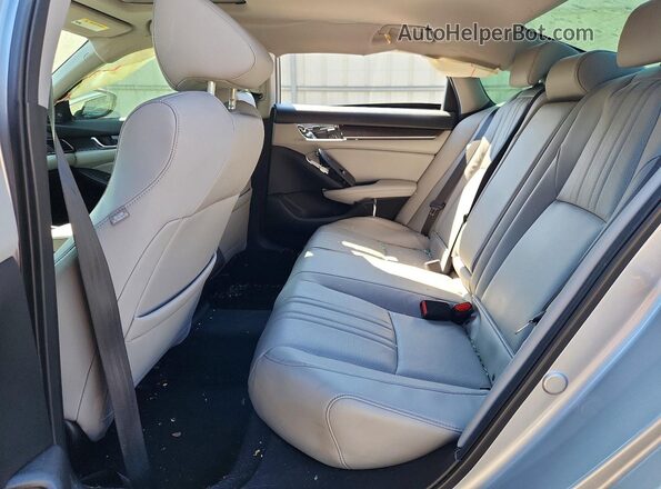 1HGCV2F97JA017486 2018 HONDA ACCORD Silver უკანა სავარძლების ხედი