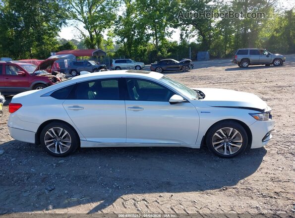 1HGCV3F91JA016937 2018 HONDA ACCORD White Widok wnętrza z tyłu