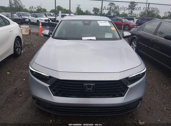 1HGCY1F20SA042834 2025 HONDA ACCORD Silver Widok wnętrza z tyłu