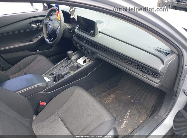1HGCY1F24RA069822 2024 HONDA ACCORD Silver Вид салону спереду