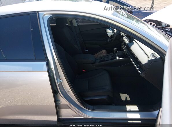 1HGCY1F46SA045416 2025 HONDA ACCORD Серебряный Вид салона спереди