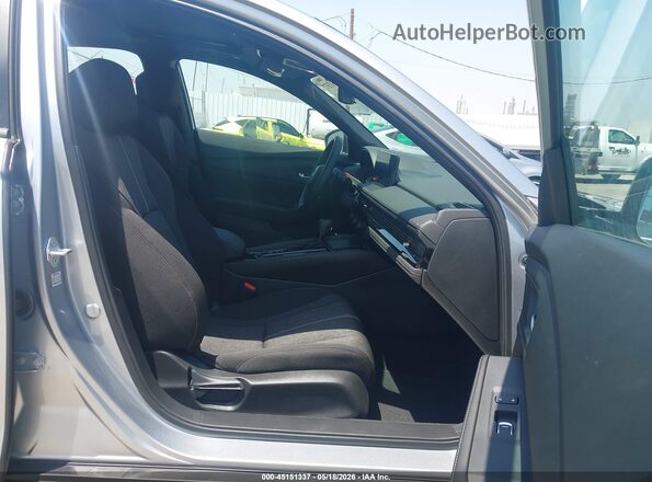 1HGCY2F53TA002541 2026 HONDA ACCORD Silver Widok wnętrza z przodu
