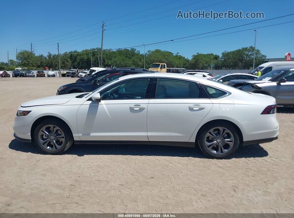 1HGCY2F60RA094497 2024 HONDA ACCORD HYBRID White 360 interior view