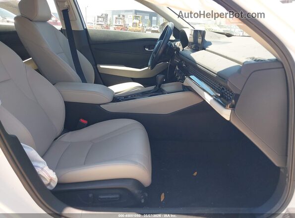 1HGCY2F60RA094497 2024 HONDA ACCORD HYBRID White Front interior view