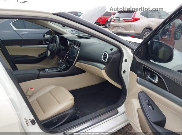 1N4AA6AP0GC376356 2016 NISSAN MAXIMA White Front interior view
