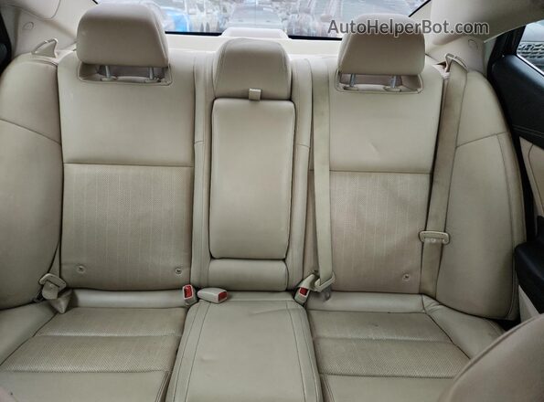 1N4AA6AP1JC399524 2018 NISSAN MAXIMA Burgundy Widok tylnych siedzeń