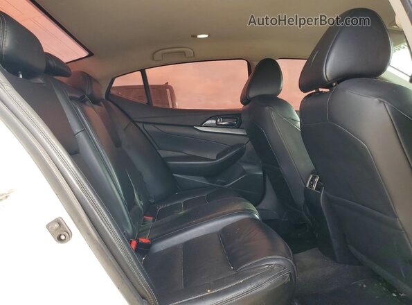 1N4AA6AP5HC384535 2017 NISSAN MAXIMA White უკანა სავარძლების ხედი