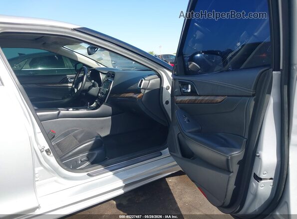 1N4AA6AP5HC432700 2017 NISSAN MAXIMA Silver Սալոնի դիմացի տեսք