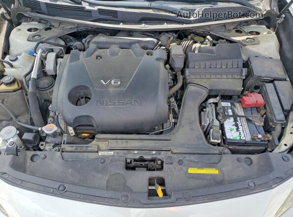 1N4AA6AP7HC365713 2017 NISSAN MAXIMA White Widok wnętrza z tyłu