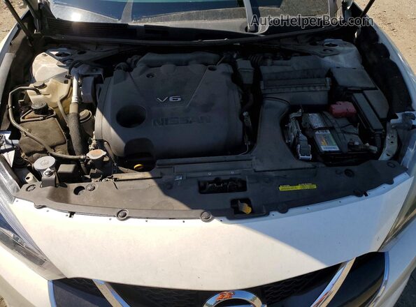 1N4AA6AP9JC366870 2018 NISSAN MAXIMA White Rear interior view