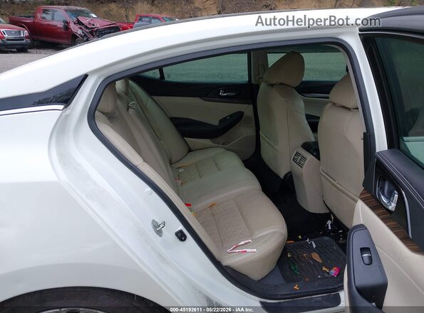 1N4AA6APXHC374745 2017 NISSAN MAXIMA White VIN կոդի պիտակի տեսք