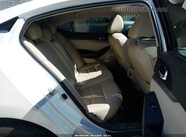 1N4AA6APXJC375402 2018 NISSAN MAXIMA White VIN sticker view