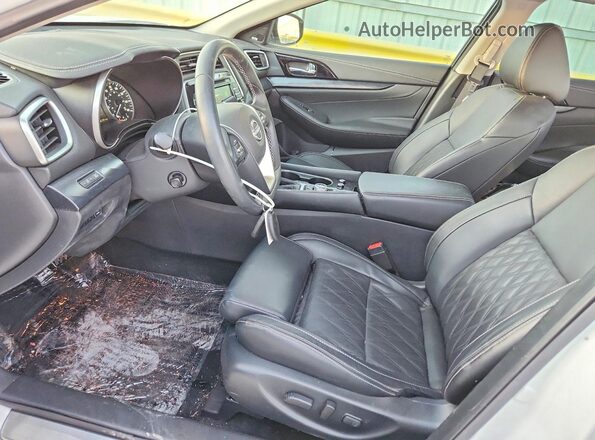 1N4AA6FV0PC507115 2023 NISSAN MAXIMA Белый Вид салона спереди