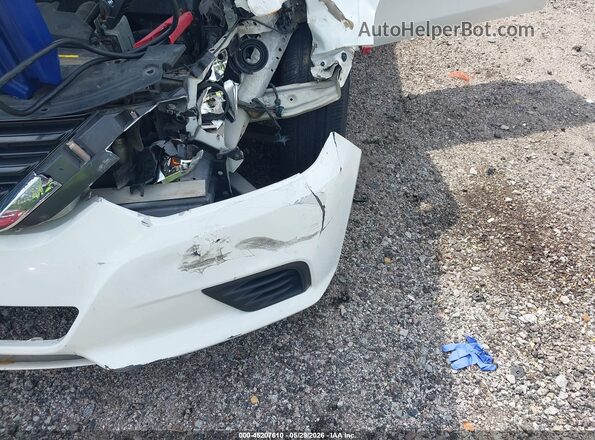 1N4AL3AP0GC179020 2016 NISSAN ALTIMA White Widok z przodu