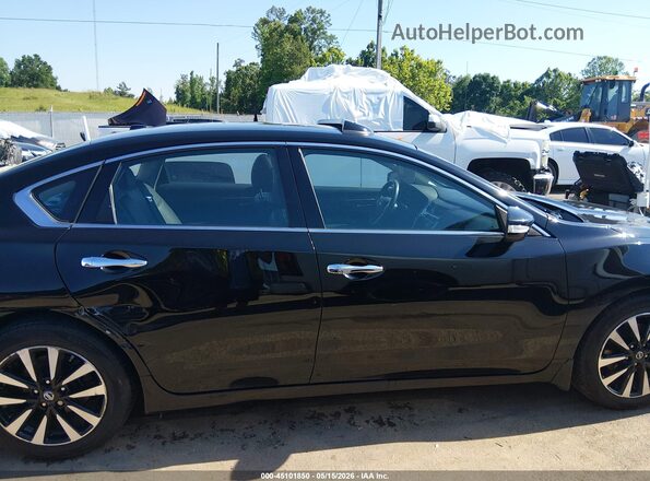 1N4AL3AP0JC141469 2018 NISSAN ALTIMA Black Rear interior view