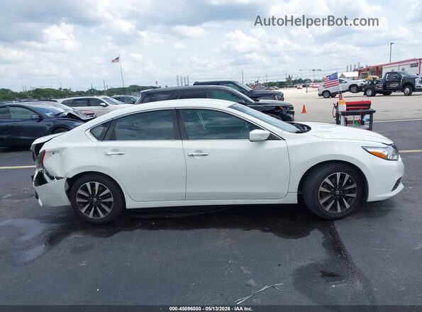 1N4AL3AP0JC192633 2018 NISSAN ALTIMA White Vista interior trasera