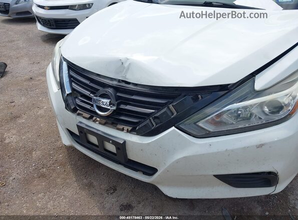 1N4AL3AP0JC228028 2018 NISSAN ALTIMA White Widok z przodu