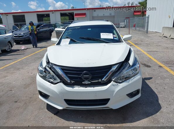 1N4AL3AP0JC280002 2018 NISSAN ALTIMA White Widok zestawu wskaźników