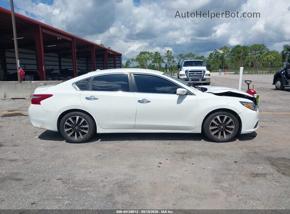 1N4AL3AP0JC280002 2018 NISSAN ALTIMA White Widok wnętrza z tyłu