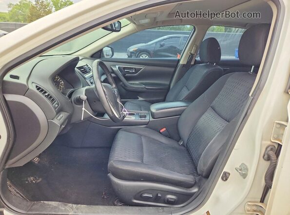 1N4AL3AP1GC232601 2016 NISSAN ALTIMA White 