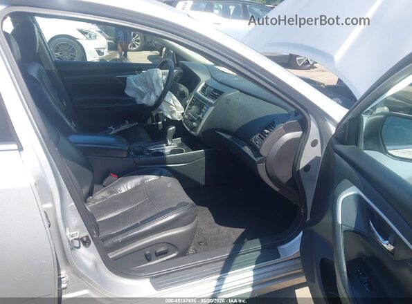 1N4AL3AP1HC207991 2017 NISSAN ALTIMA Gray Front interior view