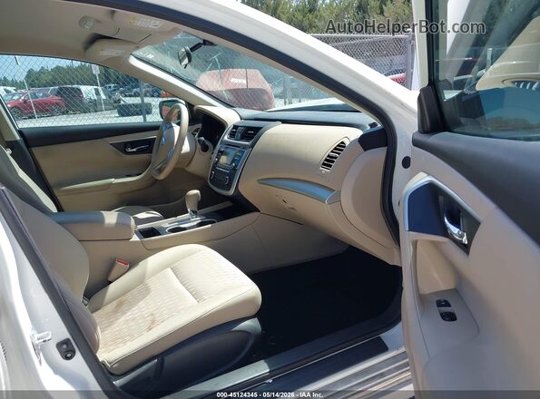 1N4AL3AP2HC137157 2017 NISSAN ALTIMA White Widok wnętrza z przodu