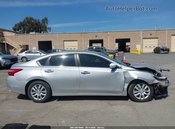 1N4AL3AP3GC173941 2016 NISSAN ALTIMA Серебряный Вид задней части салона