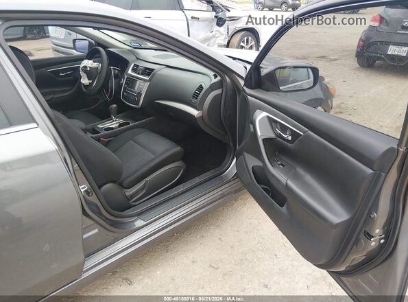 1N4AL3AP3GN355949 2016 NISSAN ALTIMA Gray Вид салону спереду