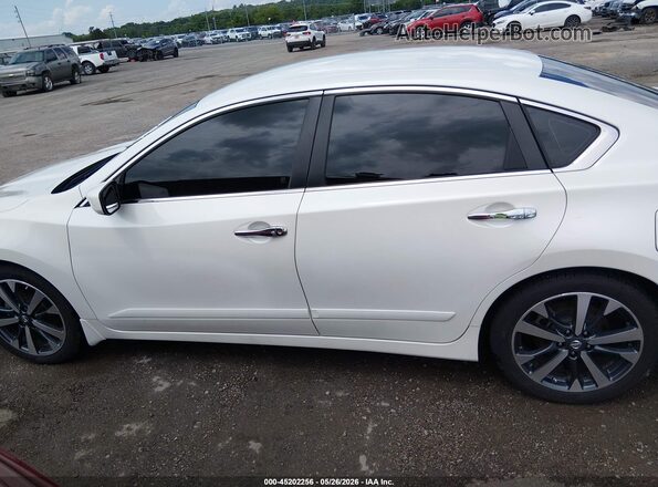 1N4AL3AP3HC284877 2017 NISSAN ALTIMA Белый Панорамный вид салона 360°