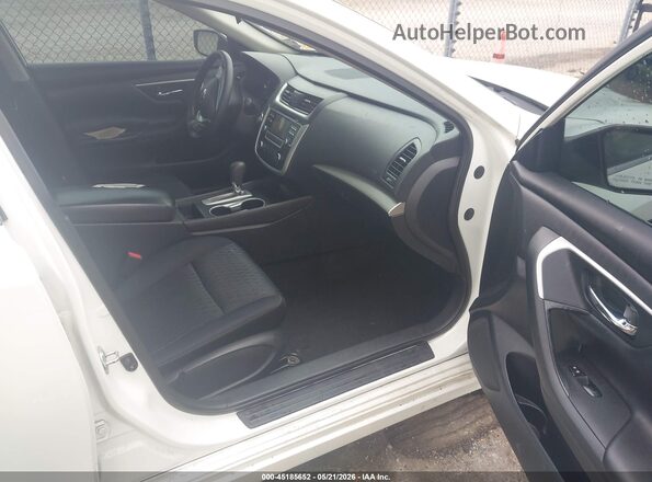 1N4AL3AP4HN312268 2017 NISSAN ALTIMA Белый Вид салона спереди