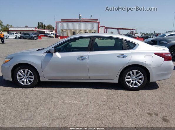 1N4AL3AP4JC108104 2018 NISSAN ALTIMA Silver Widok wnętrza 360 stopni
