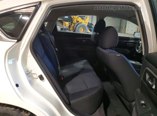 1N4AL3AP4JC201804 2018 NISSAN ALTIMA White Հետևի նստատեղերի տեսք