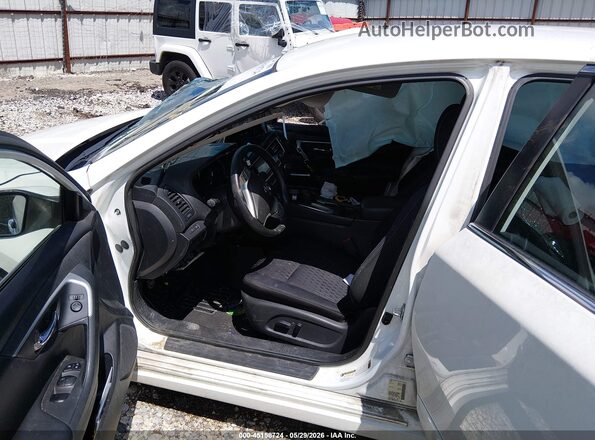 1N4AL3AP4JC273280 2018 NISSAN ALTIMA White Vista interior delantera