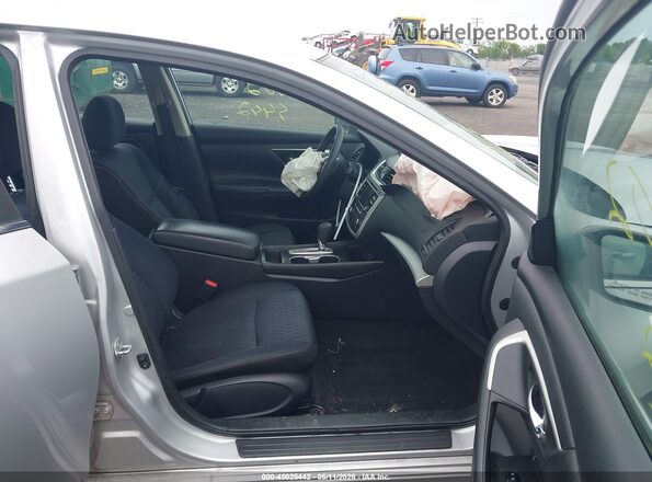 1N4AL3AP5HC494011 2017 NISSAN ALTIMA Silver Vista interior delantera