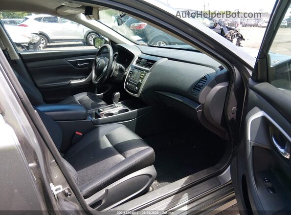 1N4AL3AP5JC133058 2018 NISSAN ALTIMA Gray Front interior view