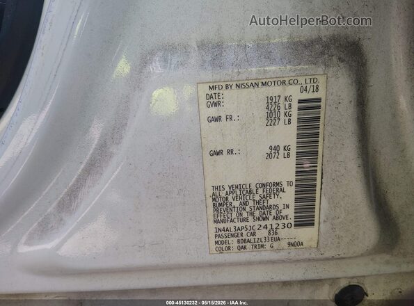 1N4AL3AP5JC241230 2018 NISSAN ALTIMA White Widok komory silnika