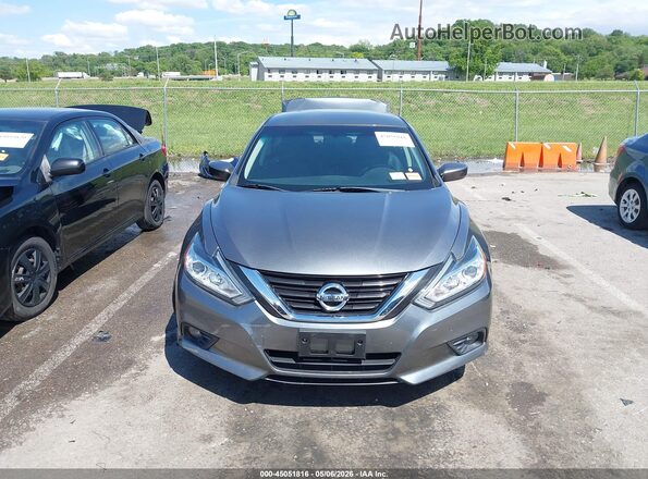 1N4AL3AP5JC244225 2018 NISSAN ALTIMA Gray ხელსაწყოთა პანელის ხედი