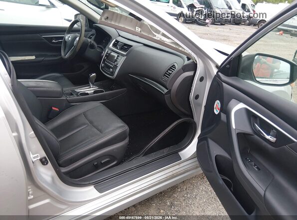 1N4AL3AP6HC167357 2017 NISSAN ALTIMA Gray Front interior view